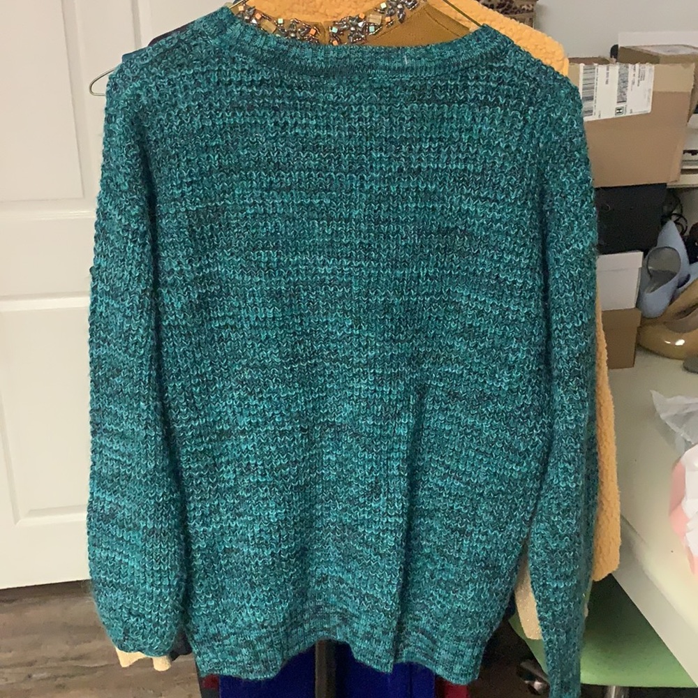 Forever 21 Sweater - Picture 5 of 5